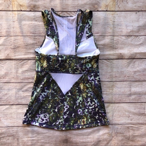 Lululemon Running In The City Tank - Picture 4 of 9